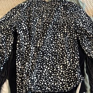 Women's Black and White Patterned Top